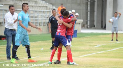 Ricardo Márquez celebrando un gol con David Ferreira